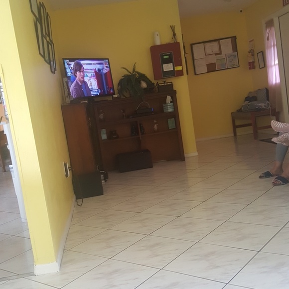 tenashae_vines